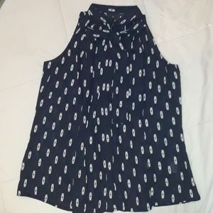 Women's Sleeveless Button-down Top